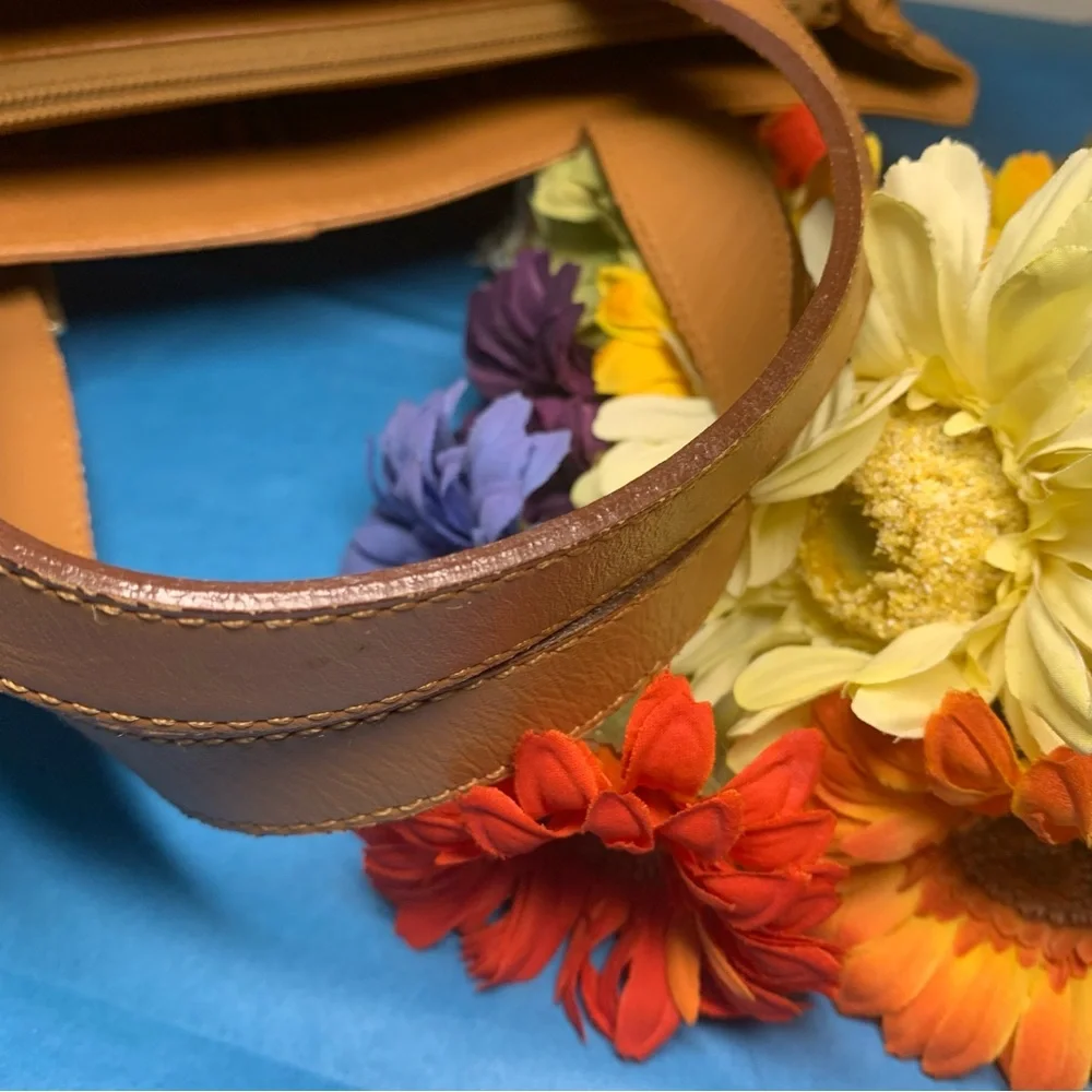 Burberry Tan Leather Tote Bag - Picture 7 of 16